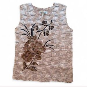 August max crinkle floral top